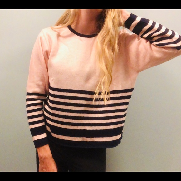 Vintage pink blue striped sweater size Medium! - Picture 4 of 6